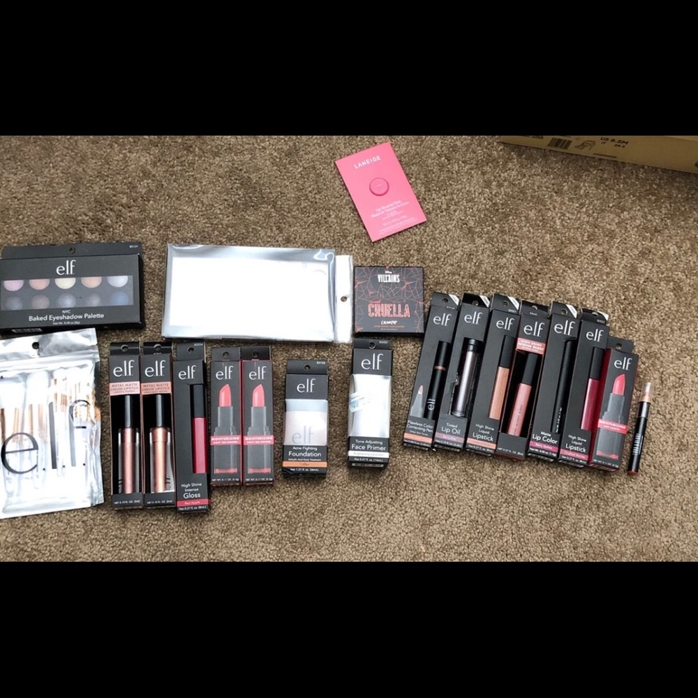 Makeup bundle